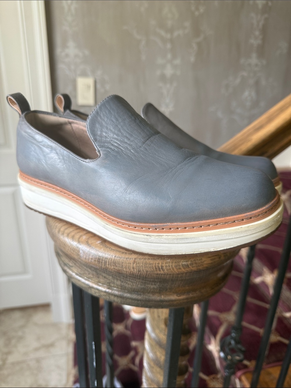 CLARKS ladies size 8 1/2